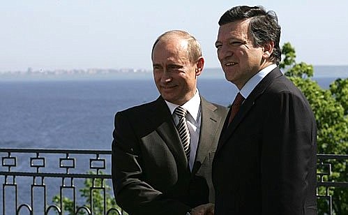 Перед началом рабочего заседания встречи на высшем уровне Россия – Европейский союз. C Председателем Европейской комиссии Жозе Мануэлом Баррозу.