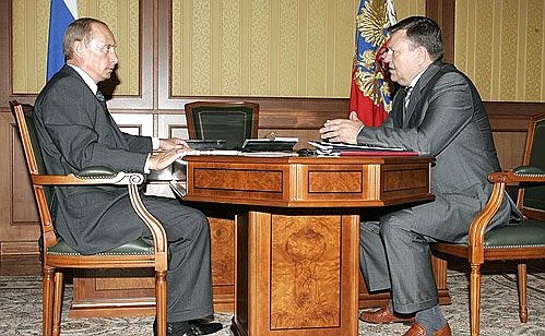 С губернатором Ленинградской области Валерием Сердюковым.