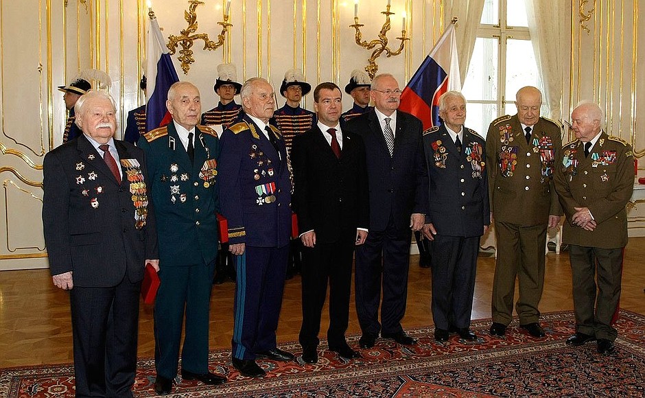 With World War II veterans awarded Russian and Slovak state decorations.