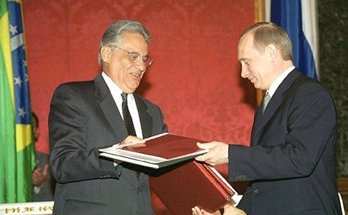 President Putin with President Fernando Henrique Cardoso of Brazil during a document-signing ceremony.