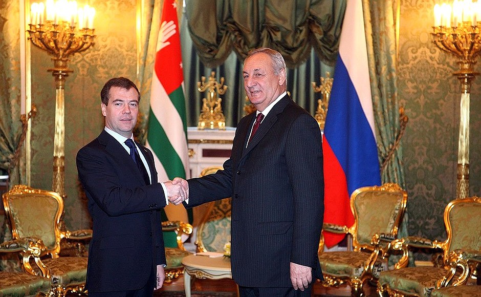 С Президентом Абхазии Сергеем Багапшем.
