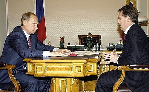 Working meeting with Agriculture Minister Alexei Gordeyev.