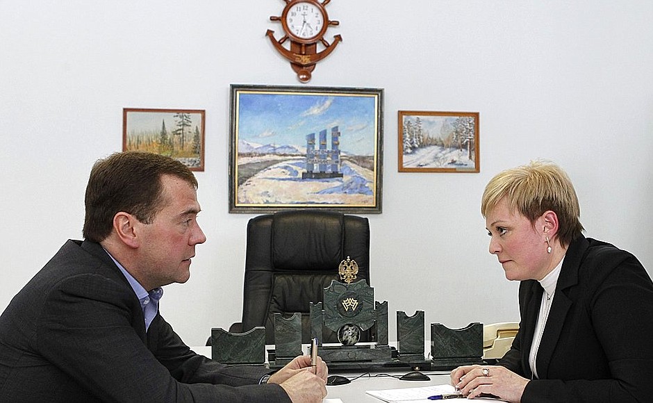 With Acting Governor of Murmansk Region Marina Kovtun.