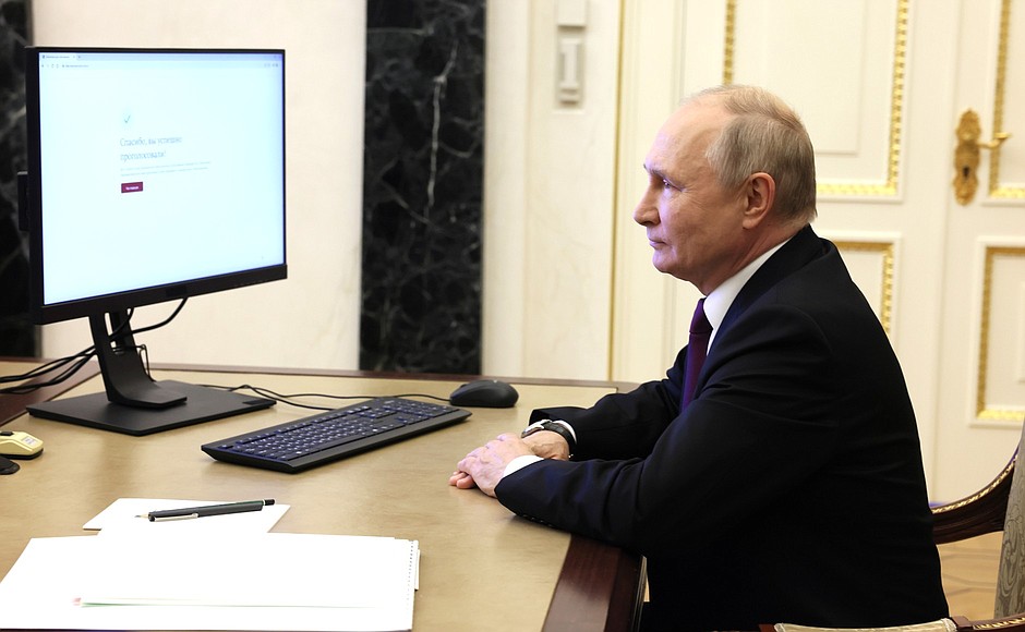 Vladimir Putin took part in Moscow mayoral election.