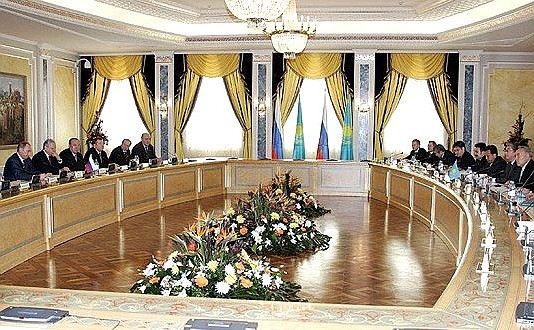 Российско-казахстанские переговоры в расширенном составе.