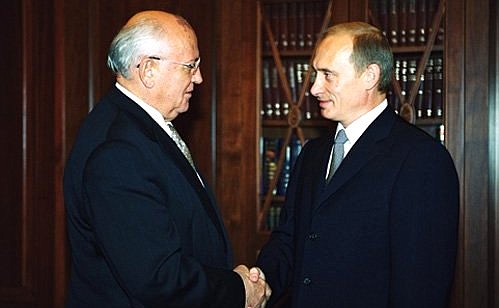 С экс-президентом СССР Михаилом Горбачевым.