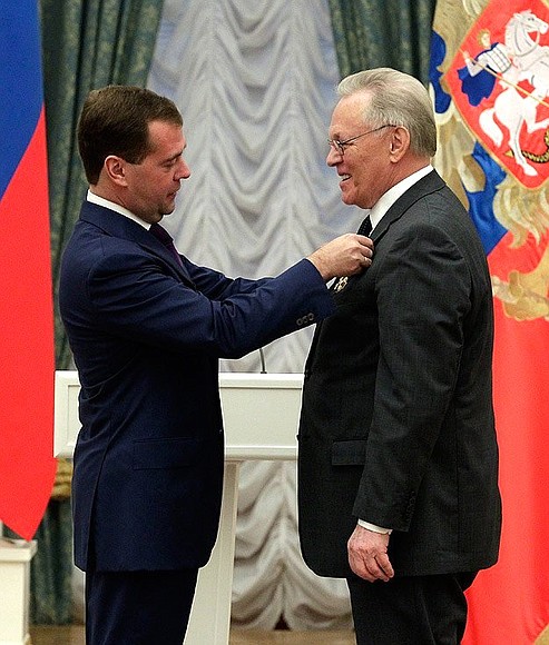 State decorations presentation ceremony. Yury Osipov, president of the Russian Academy of Sciences, receives the Order of Alexander Nevsky.