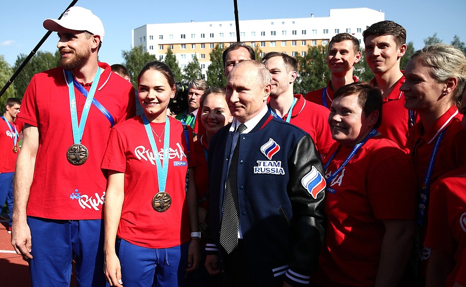 With Russian athletes at the Athletes Village of the 2nd European Games.
