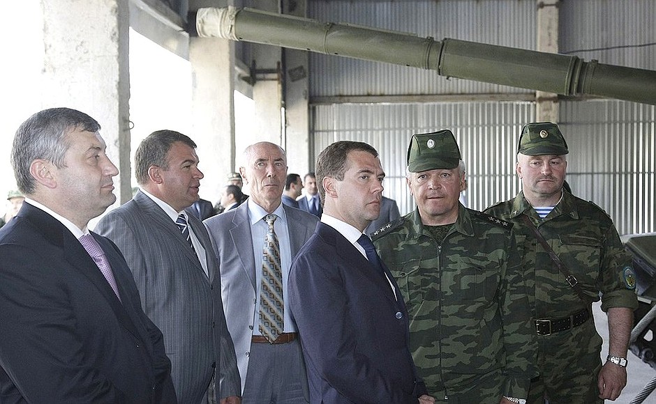 Во время посещения военной базы Министерства обороны России.