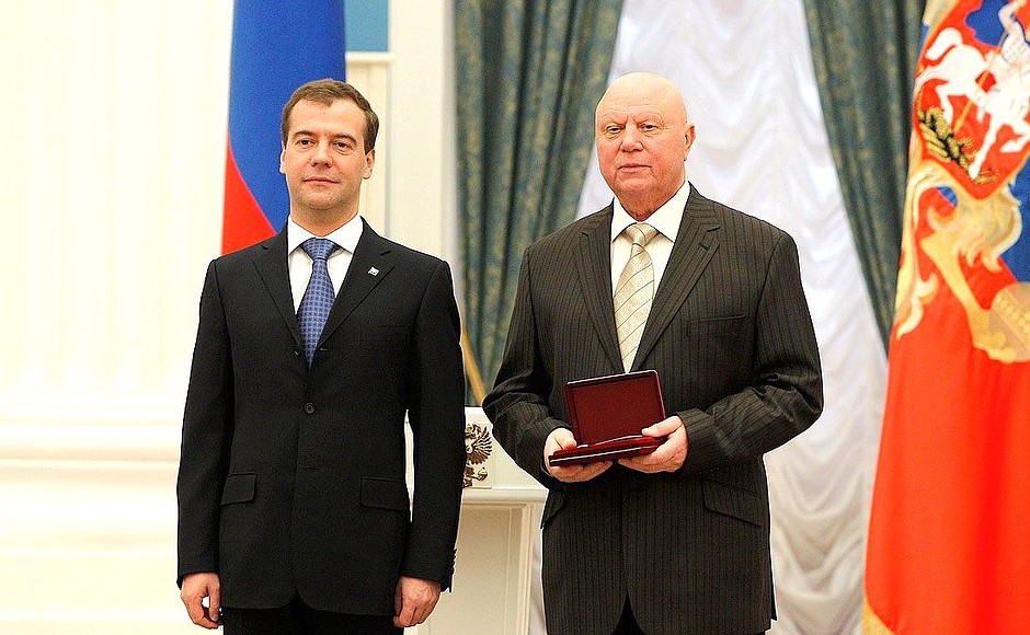 Ceremony presenting state decorations. Eduard Kazakov, chief of department at the Shumakov Federal Research Centre for Transplantology and Artificial Organs, was awarded the title, Merited Doctor of the Russian Federation