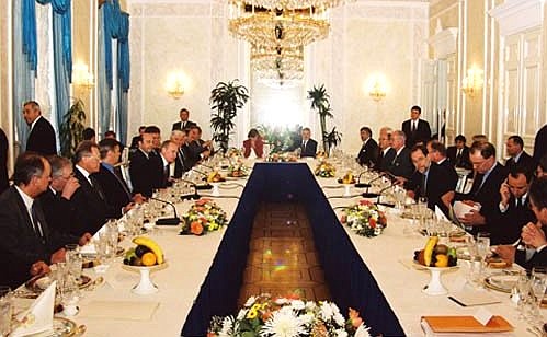 Встреча на высшем уровне Россия – Европейский союз. Рабочий завтрак от имени Президента России.
