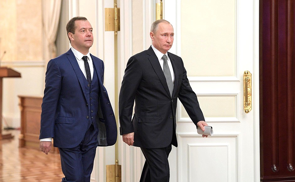 With Prime Minister Dmitry Medvedev. Before meeting with Government members.