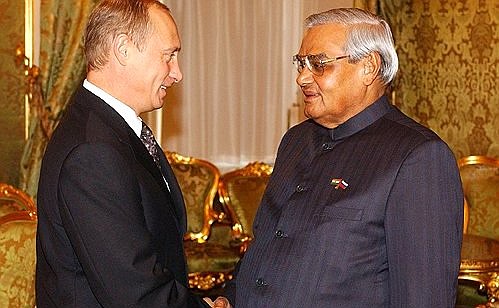 President Vladimir Putin with Indian Prime Minister Atal Bihari Vajpayee.