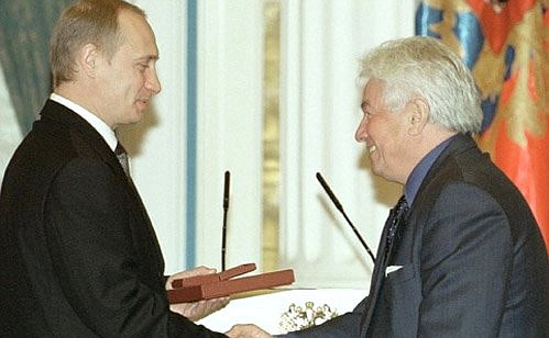 President Putin awarding State Prizes and President\'s Prizes. With writer Vladimir Voinovich.