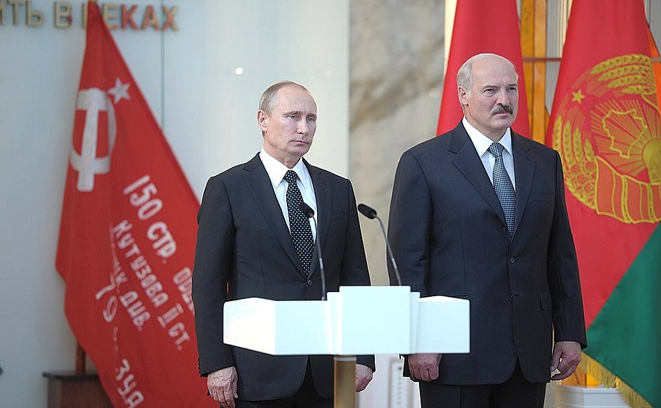 На церемонии открытия нового здания Белорусского государственного музея истории Великой Отечественной войны.