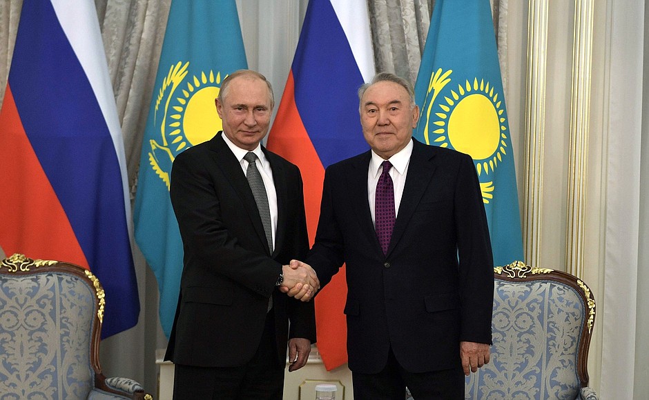 С первым Президентом Казахстана Нурсултаном Назарбаевым.