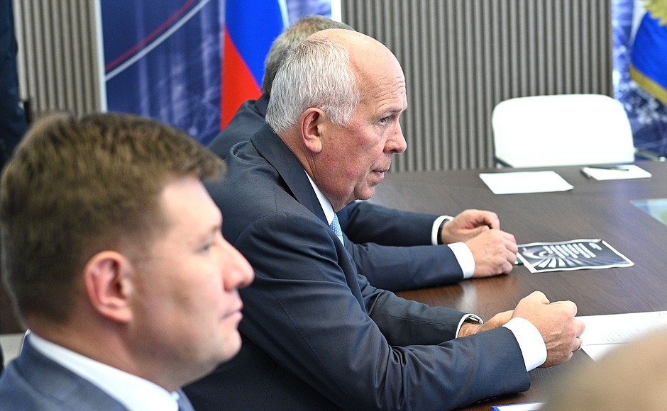 CEO of Rostec State Corporation Sergei Chemezov at a meeting on key projects in civil aircraft engineering.