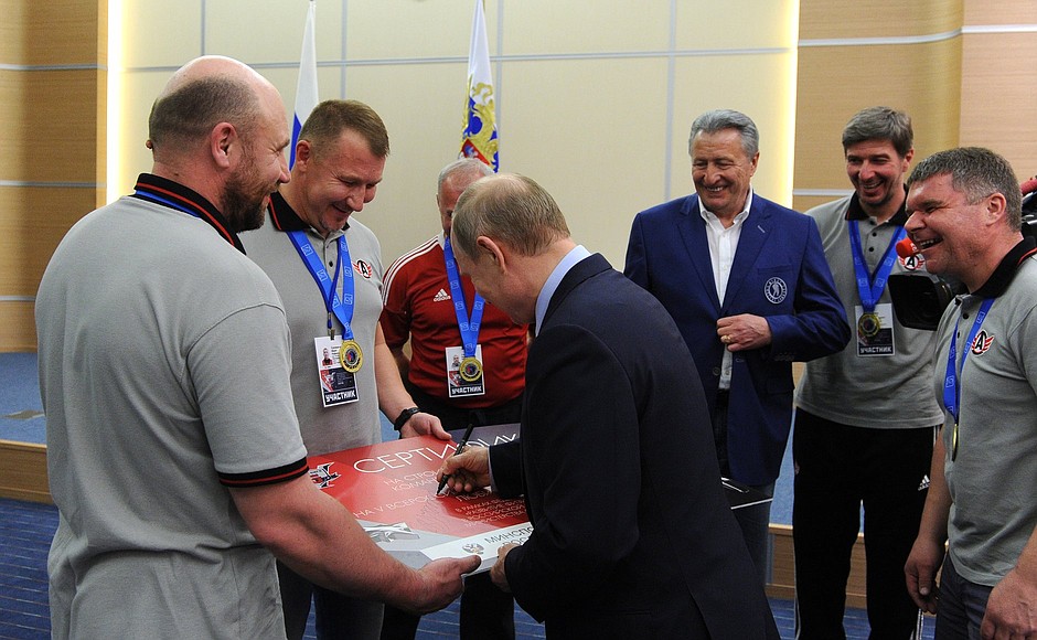 По окончании встречи с победителями V Всероссийского фестиваля по хоккею среди любительских команд.