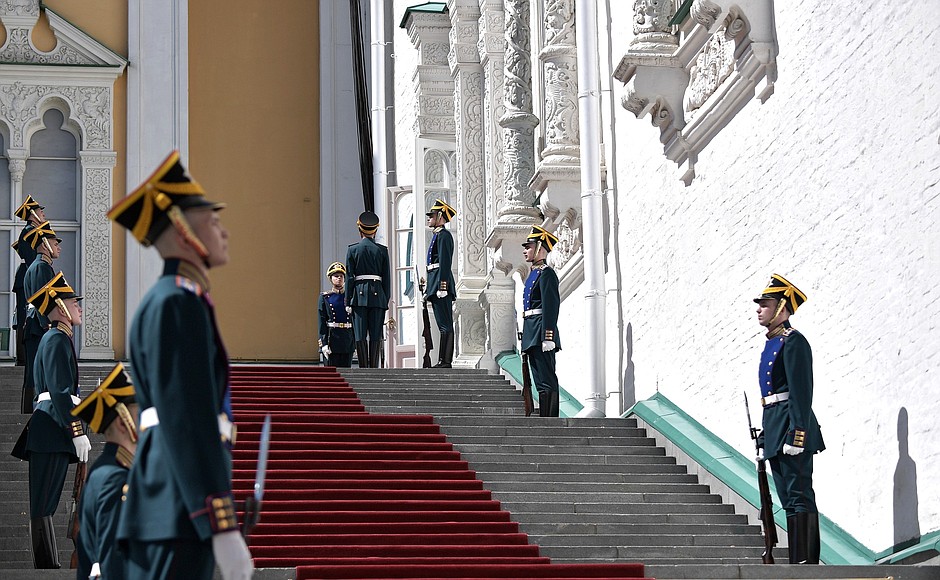 По окончании церемонии вступления Владимира Путина в должность Президента России.