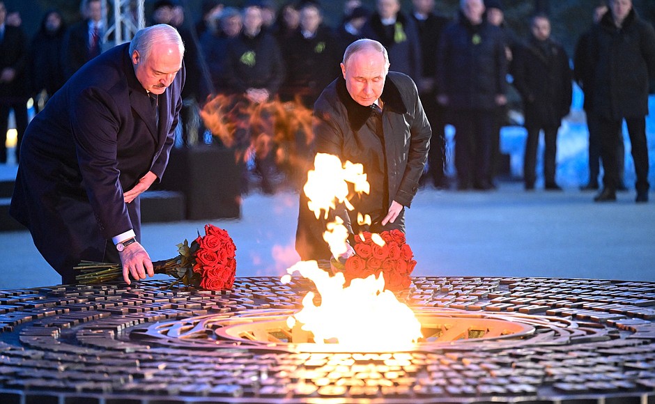 With President of Belarus Alexander Lukashenko during the ceremony to unveil the memorial to the USSR civilians who fell victim of the Nazi genocide during the Great Patriotic War.
