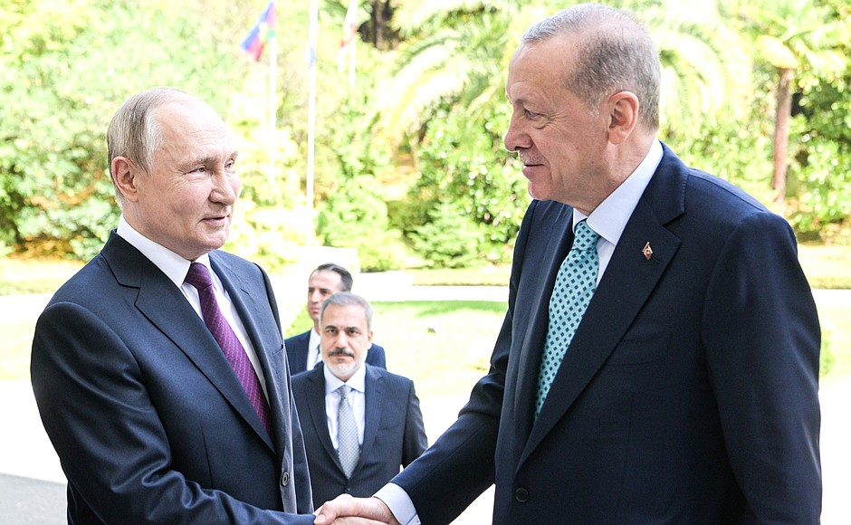 Перед началом российско-турецких переговоров. С Президентом Турецкой Республики Реджепом Тайипом Эрдоганом.