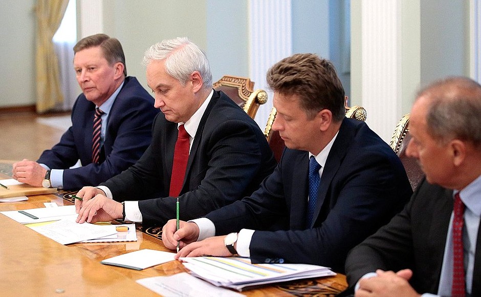 Meeting on allocating National Wealth Fund resources. From left to right: Chief of Staff of the Presidential Executive Office Sergei Ivanov, Presidential Aide Andrei Belousov, Transport Minister Maxim Sokolov and Chairman of Vnesheconombank Vladimir Dmitriev.