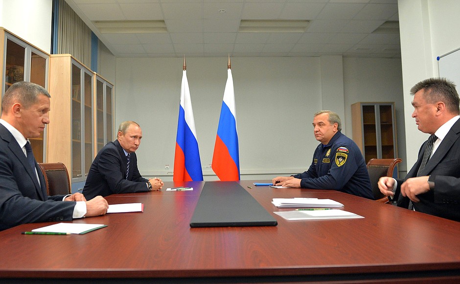Meeting on flood relief in Russia’s Far East. With Deputy Prime Minister – Presidential Plenipotentiary Envoy to the Far Eastern Federal District Yury Trutnev, Emergencies Minister Vladimir Puchkov and Governor of Primorye Territory Vladimir Miklushevsky.