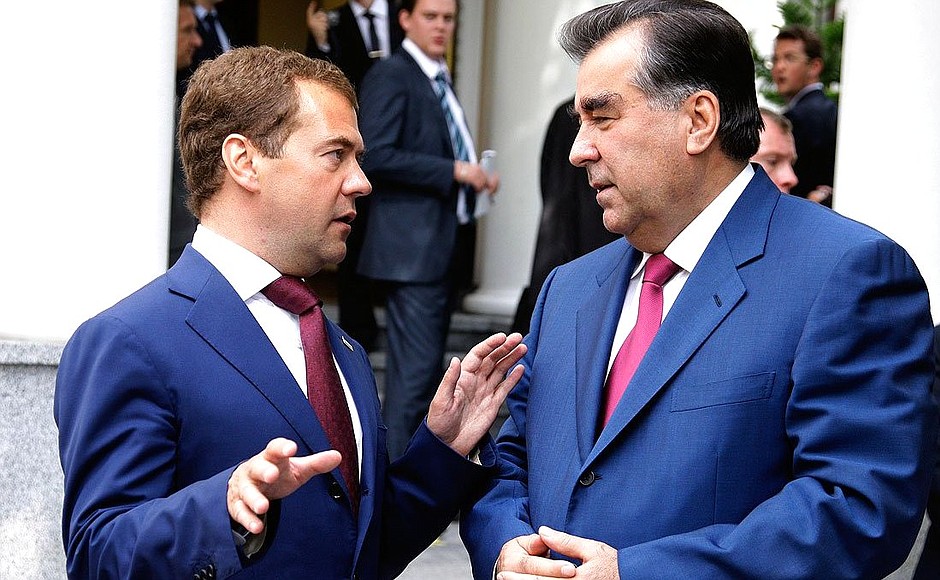 С Президентом таджикистана Эмомали Рахмоном.