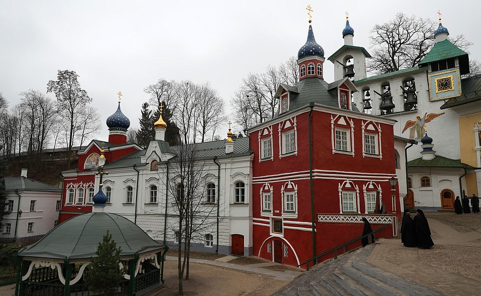 Свято-Успенский Псково-Печерский монастырь.