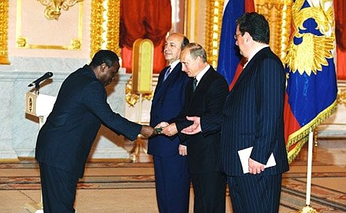 Tanzanian Ambassador Patrick Segeja Chokala presenting his credentials to President Putin.