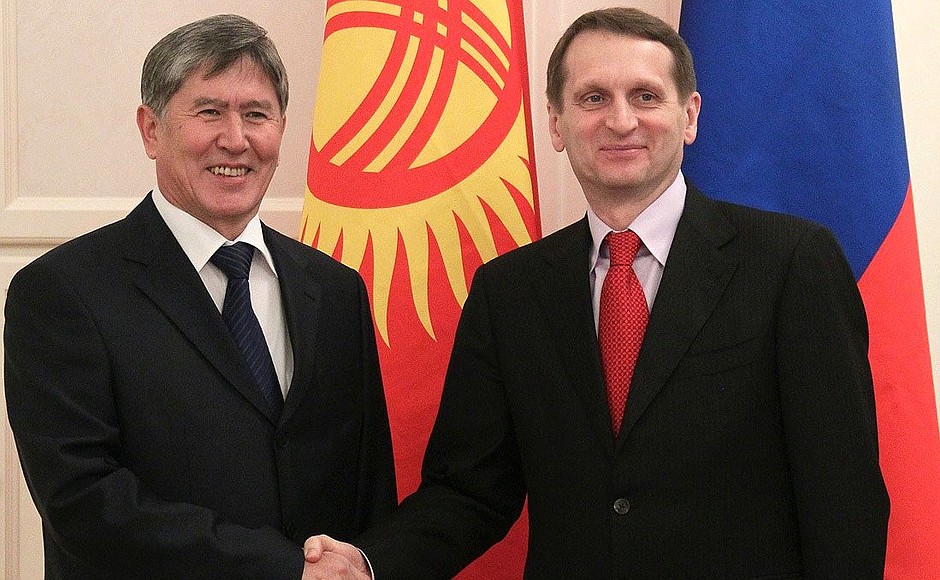С Премьер-министром Киргизии Алмазбеком Атамбаевым.