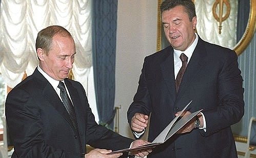 President Putin with Ukrainian Prime Minister Viktor Yanukovich.