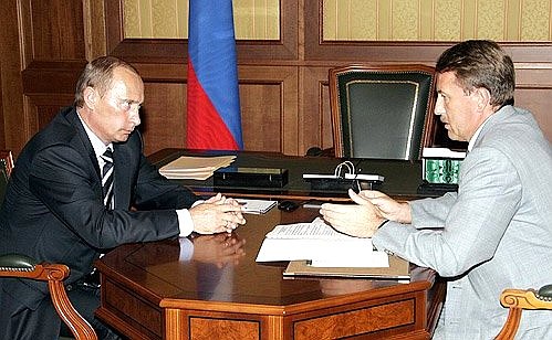 With Agriculture Minister Alexei Gordeyev.