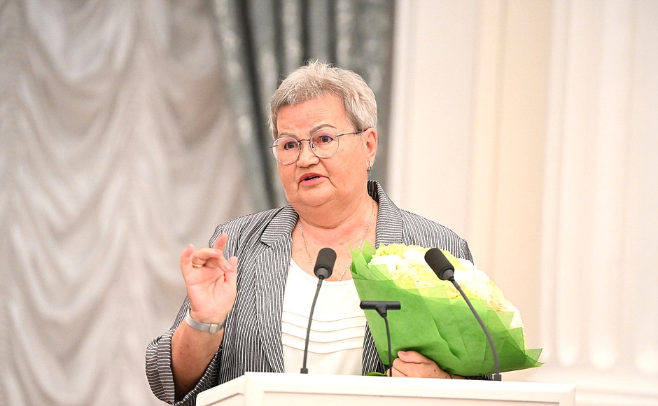 Ceremony for presenting state decorations. Doctor of Agricultural Sciences, Professor and Head of the Department at Nizhny Novgorod State Agricultural Academy Vera Titova awarded the honorary title Honoured Scientist of the Russian Federation.