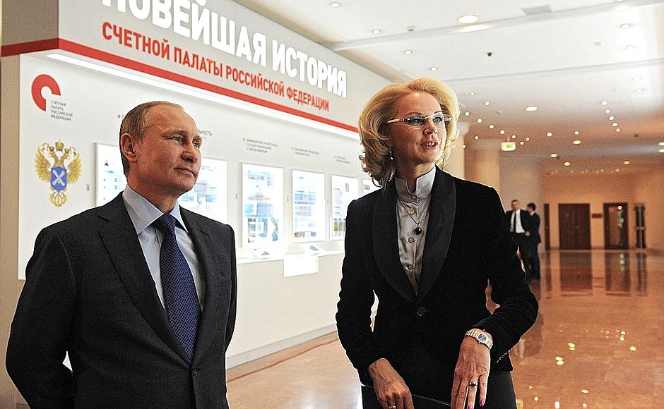 At an exhibition on the Accounts Chamber’s history. With Accounts Chamber Chairperson Tatyana Golikova.