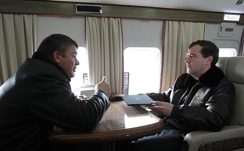 In the helicopter on the way to Gorokhovetsky military training ground. With Defence Minister Anatoly Serdyukov.