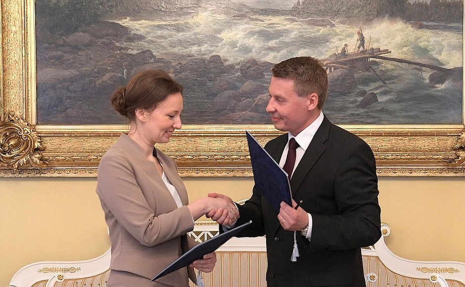 Anna Kuznetsova and Finland’s Ombudsman for Children Tuomas Kurttila signed a Memorandum of Cooperation in protecting children’s rights.