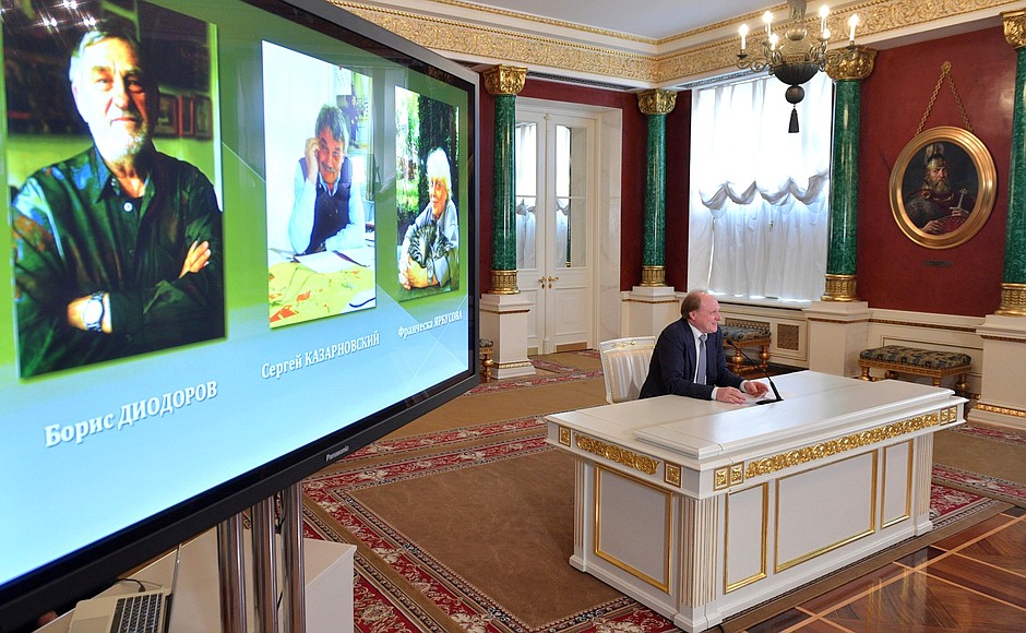 Советник Президента Владимир Толстой объявил лауреатов премий Президента молодым деятелям культуры 2018 года и премий Президента в области литературы и искусства за произведения для детей и юношества 2018 года.