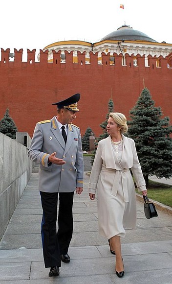 Before the start of the Spasskaya Tower International Military Music Festival. With Moscow Kremlin Commandant Sergei Khlebnikov.