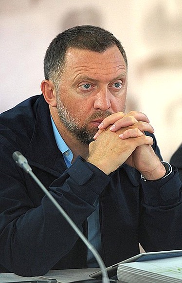 Chairman of the OOO Base Element Supervisory Board Oleg Deripaska at a meeting of the Russian Geographical Society’s Board of Trustees.