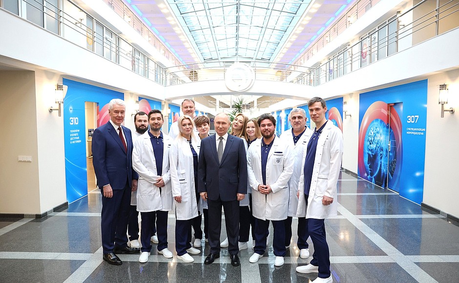 With Moscow Mayor Sergei Sobyanin and staff of the Centre for Diagnostics and Telemedicine Technologies.