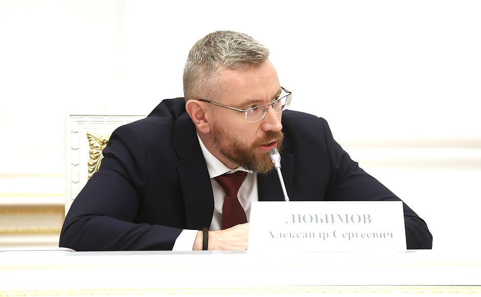 During the meeting of the Russia – Land of Opportunity autonomous non-profit organisation’s Supervisory Board. During the meeting of the Russia – Land of Opportunity autonomous non-profit organisation’s Supervisory Board. Alexander Lyubimov, finalist of the Leaders of Russia management competition (2022), Chair of the Vzaimopomoshch (Mutual Assistance) charity aid association, Leningrad Region.