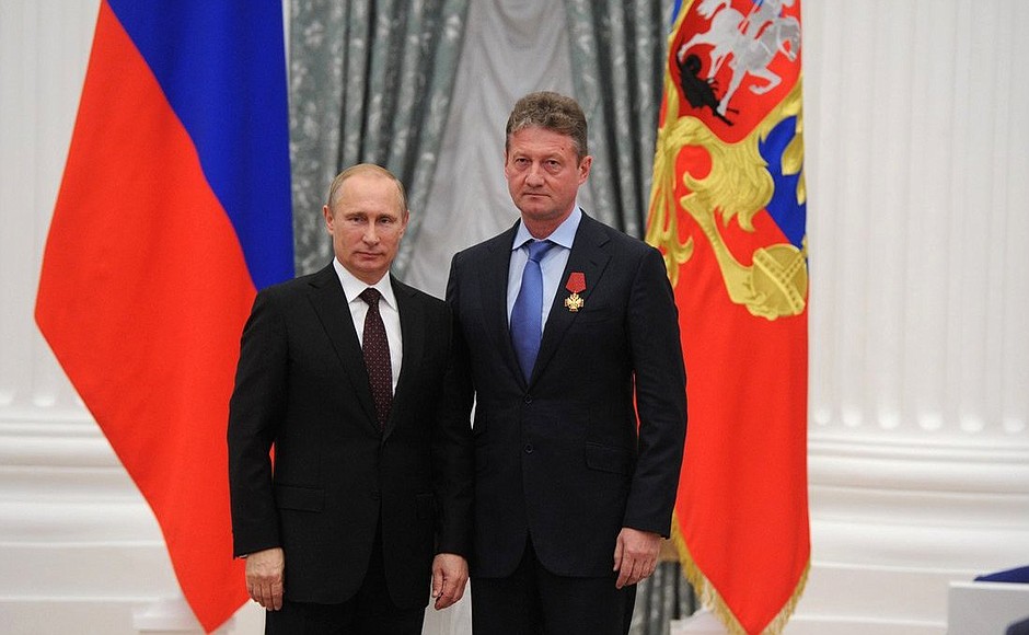 Presenting Russian Federation state decorations. The Order for Services to the Fatherland, IV degree, is awarded to UMMC-Holding CEO Andrei Kozitsyn.