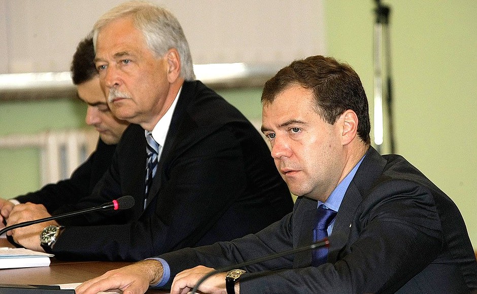На заседании Совета по развитию информационного общества. Слева – Председатель Государственной Думы Борис Грызлов.
