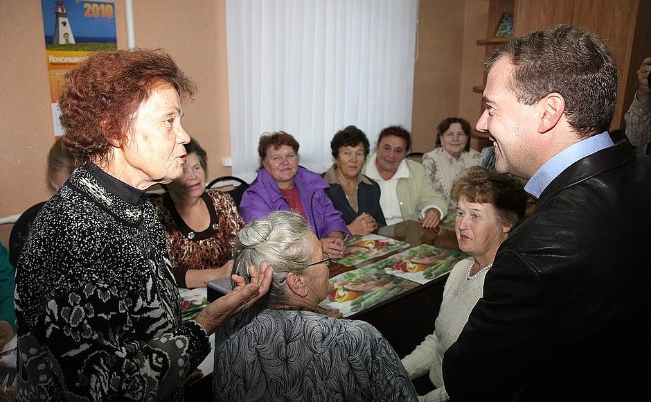 Visiting the Sosnovy Bor care home for Great Patriotic War and labour veterans in Kursk.