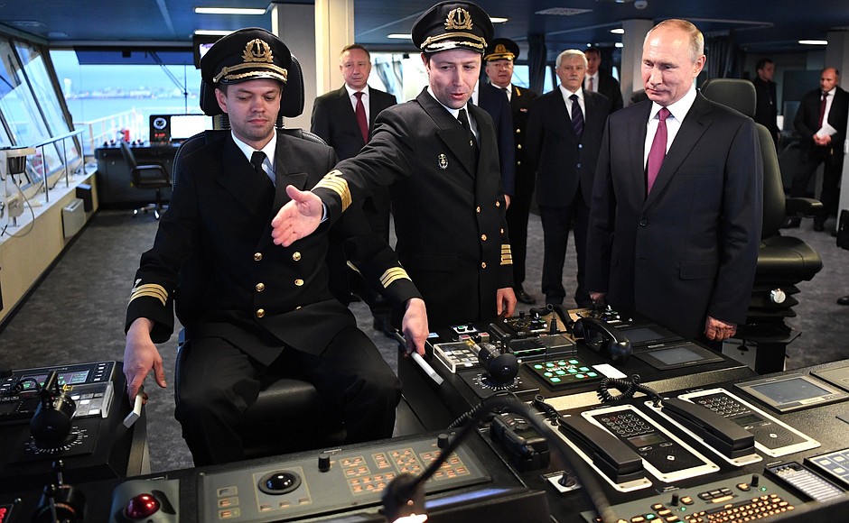 Inspecting the control systems of the icebreaker Viktor Chernomyrdin.