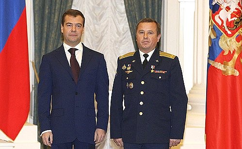 Звание «Герой России» присвоено подполковнику Владимиру Богодухову.