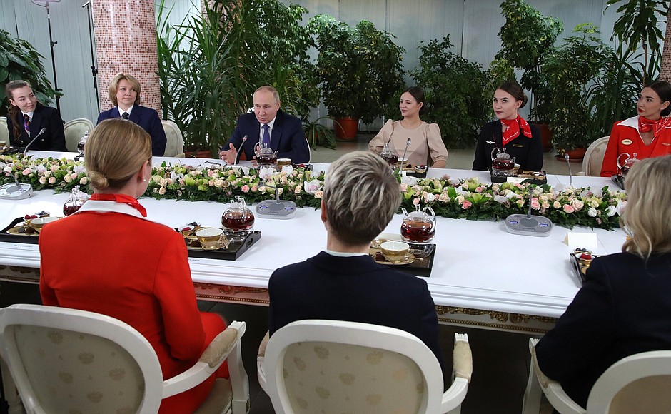 Meeting with female aircrew members of Russian airlines.