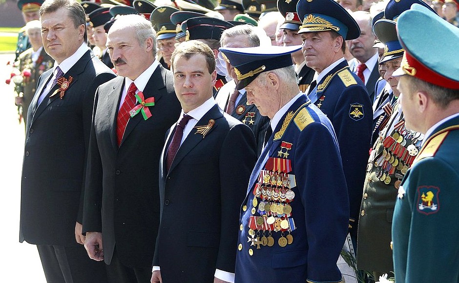 Ceremony for Unveiling Monument in honour of Cities awarded the Honorary Title of the Russian Federation, City of Military Glory. With President of Ukraine Viktor Yanukovych and President of Belarus Alexander Lukashenko.