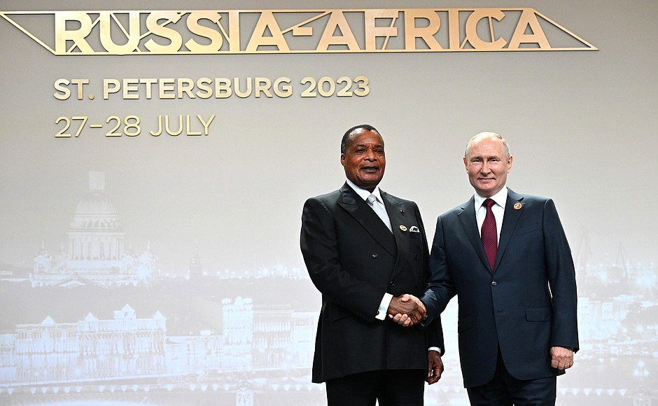 Before the Gala reception for participants in the second Russia–Africa Summit. With President of the Republic of the Congo Denis Sassou Nguesso.